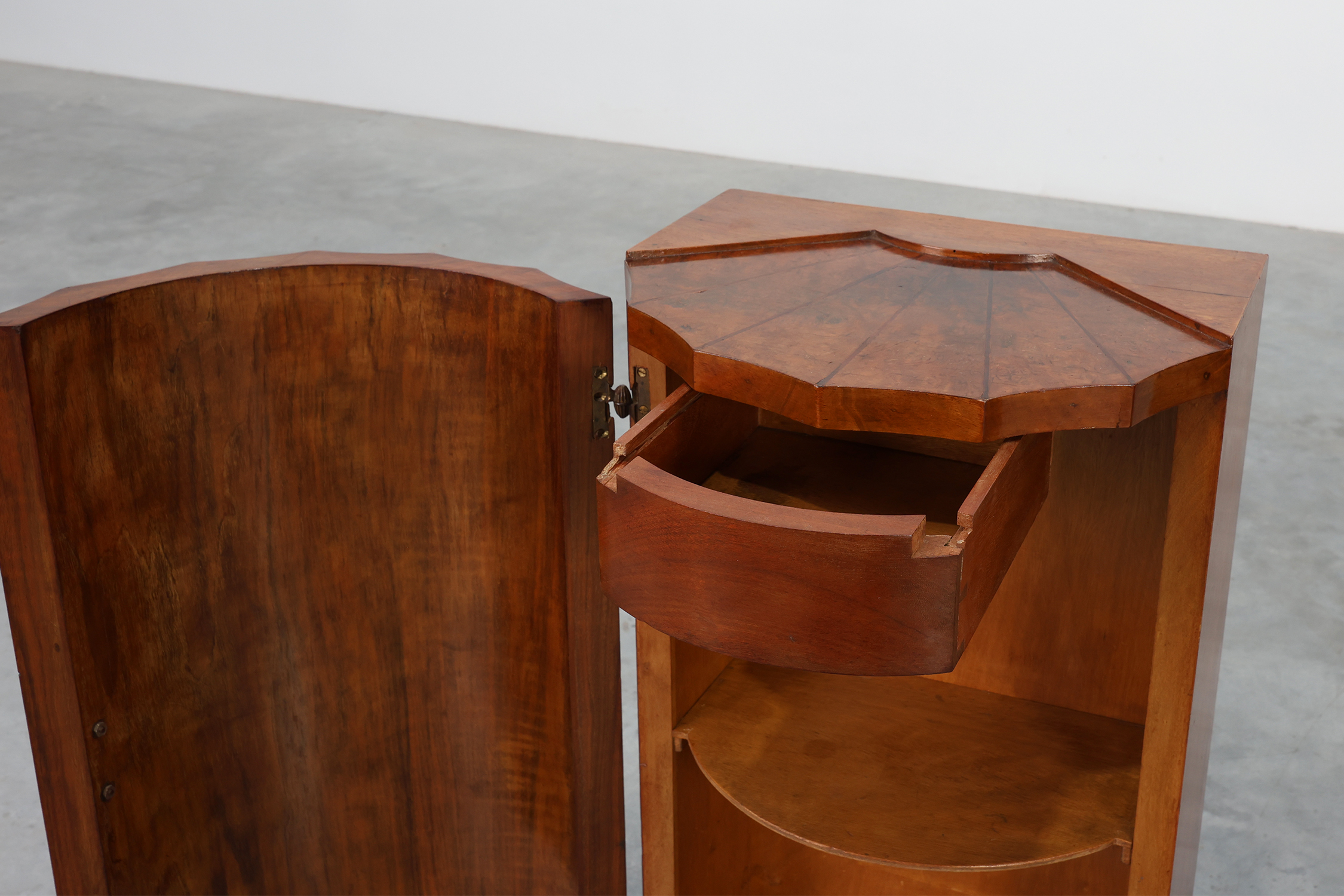 Pair of 2 Walnut Italian Art Deco Nightstands, Italy 1920thumbnail